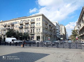 Yellow Boulevard Apartment